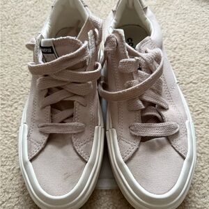 Converse Women's Soft Pink Canvas Sneakers
